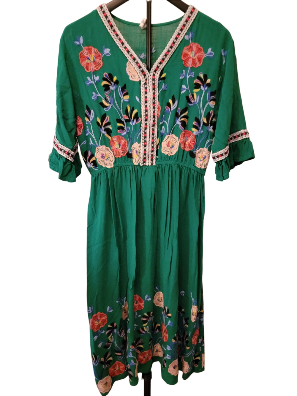 Embroidered Green Floral Midi Dress with V-Neck Trim